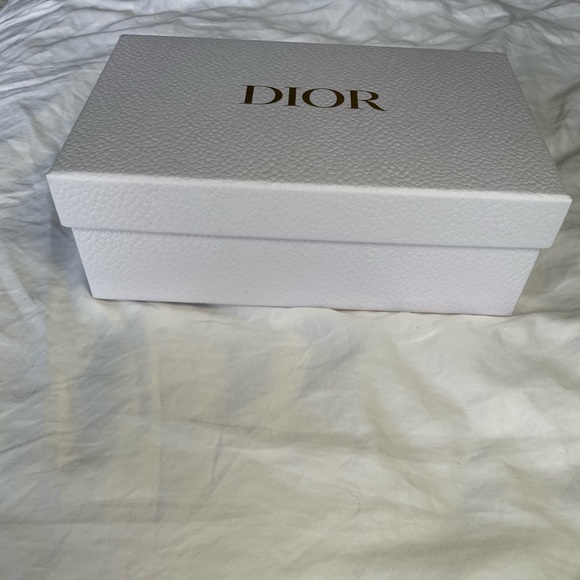 NWOT DIOR gift box perfect condition! - Picture 2 of 8